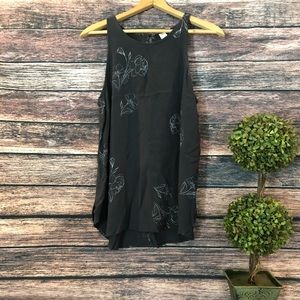Sleeveless blouse